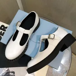 Mocassini Monolith di lusso Scarpe Sneakers con suola spessa Piattaforma Slip On Scarpe famose in pelle nera bianca Lady Comfort Walking EU35-40