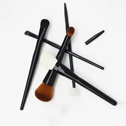 Make -up -Bürsten klassische braune 5pcs/Set tragbare Größe weiches natürliches Ziegenpferd Haar Make -up Pinsel Kit BB Q240507