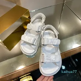 2022- Luxury Designer Women's Flat Sandals Crystal Calf Leather Quiltade Platform Casual Shoes Storlek 35-41 W5252