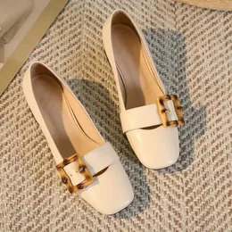 Designer-Classic Womens Skórzane buty Loafer Longonged Toe HorseBit Szyte Szczegół do rozmiaru Size35-41