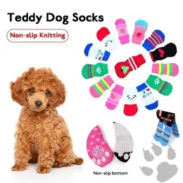 4PCSSet Śliczne niesłuszne dzianiny Teddy Dog Socks Soft Wool Cat Buty Kolorowe ubrania dla zwierząt domowych Y200917