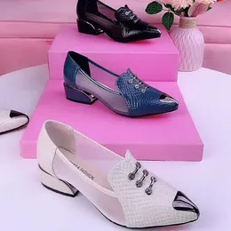 Отсуть обувь 2022 Женщины сетки на низких каблуках модную модную маму.