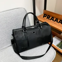 p-ra Designer Uomo Donna Sport Outdoor Zaini Borsoni Commercio Borsa da viaggio Nylon Palestra Shopping Borse Borsone Bagaglio a mano Zaino Zainetto