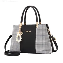 PU Leather Large Capacity Woman Handbag Grid Shoulder Bag Fashion Casual Luxury Designer Patchwork Crossbody Pack Y220802