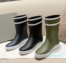 Designer Rain Boots Martin Boot Square Toe Solid Color Wild dragkedja Höjd plattform PVC Mid-tube ökade tjocka sulan hög vattenprou