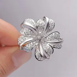 Rings Cluster Gioielli di moda Big Flower for Women Inlay Full Cubic Zirconia Finger Dichiarazione femminile Regali di festa anelcluster