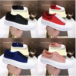 2022 Luxury Designer Casual Shoes Women Thick-Soled White Shoe Round Toe Lace-Up Solid Importerat lammskinnfoder Stitching Fashion Top Quality With Box Size 35-40