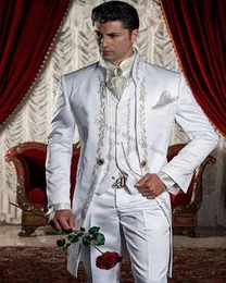Men's Suits & Blazers Custom Made White Embroidery Groom Tuxedos Stand Collar Gr 220823