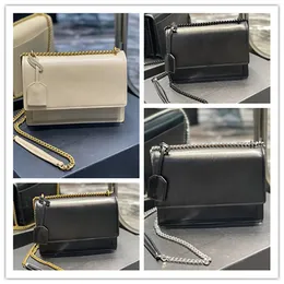 2022 SS Luxurys Designers Dam Väskor dam Kedjor CrossBody Handväskor Plånböcker topp Praktiskt mode Business Lätt Shoulder Casual Hasp Plain Flap Populära väskor