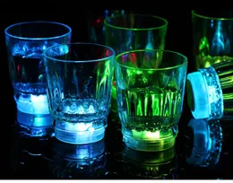 DHL-vinglas leder leksaker som blinkar glödande kopp vatten aktiverat ljus vin öl mugg lysande fest bar dricka juldekoration