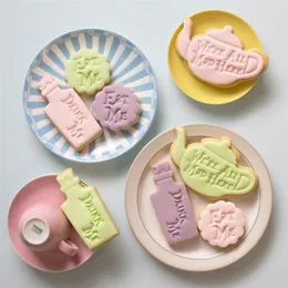 Eat Me Cake Cutter Crazy Teapot Drink Treat Dessert Citazioni Mad Clay Cookie Tools 220815