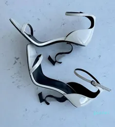 2022 Scarpe firmate Donna Sandali OPYUM sandalo con tacco Tacchi alti Donna Open Toe Tacco a spillo Lettere in metallo classico Sandalo Stilista di moda