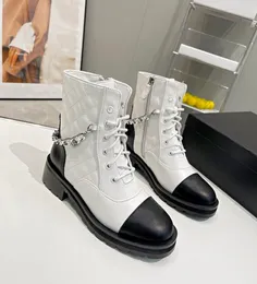 Damen Designer übergroße Kettenlederschuhe Stiefel Knöchel Martin Monolith Stiefel Militär inspirierter Kampf Plattform unten Seitlicher Reißverschluss Schnürung