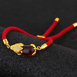 Bransoletki uroku czerwona linowa bransoletka dla kobiet mężczyzn Wristband Health Pixiu Single Gold with Bravecharm Charmcharm