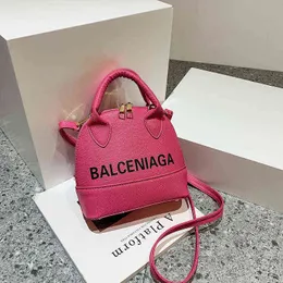 Bolsa Shell Feminina 2022 Nova Bolsa Mensageiro Portátil de Um Ombro Fashion Pop Cargo Grande Capacidade Letra Candy Color