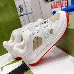 Scarpe casual di alta qualità 2022 Scarpe da basket traspiranti leggere di alta qualità di alta qualità Scarpe da basket piatte di moda Snerakers stringate antiscivolo Coppie Running Sneaker Luxury Bask