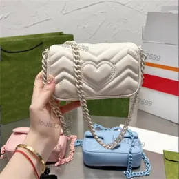 Kvinnors fashionbag mini Marmont Chain Bags Designer Väskor Lyxig Crossbody axelväska V-quiltad Cowhide läder söt handväska plånbok