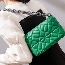 Kvällspåsar märkesdesign avslappnad kedja axel för kvinnor 2022 mjuka läderväskor och handväska grön högkvalitativ koppling tygväskor
