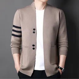 Europejskie luksusowe Brand New jesie zima 2022 moda mska sweter dziergany sweter poudniowokoreaska casualowa kurtka czarny