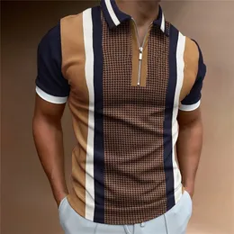 Yaz şık ekose şerit gündelik erkek kısa kollu polo gömlekler patchwork dönüş aşağı yakalı fermuar tasarım erkek sokak kıyafetleri 220707