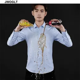 Antifouling Waterproof łatwe wykończenie Slim Fit Men koszule swobodne długie rękawy w stylu koreański białe czarne koszule 210412