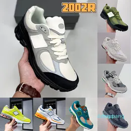 2022 Top Calidad 2002R Diseñador Zapatos Casuales Dark Sótano Gris Blanco Blanco Laguna Azul Sulfher Paquete de protección amarillo mar Mar Phantom Lluvia 444