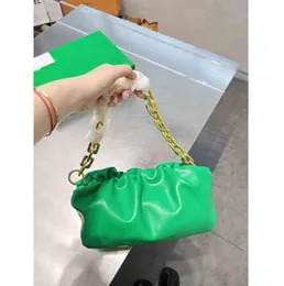 Evening Bag Cloud Women Famous Designer Brand Soft äkta läder Lamer Pouch Big Metal Chain Messenger Hand Luxury Tote 220610