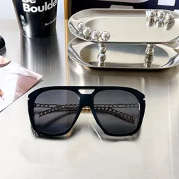 2022 Nuevo marco de gafas de sol de moda cuadrado Gafas polarizadas de alta resolución UV400 de alta calidad Viene con cartas Posting GG0723S