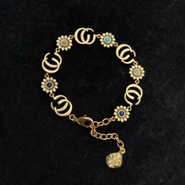 Braccialetti di design con braccialetti di design con ciondoli di fiori di moda per gioielli di fidanzamento regalo per gli amanti del matrimonio delle donne