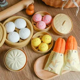 Kawaii Squishy Food Toys Fałszywy gotowanie na parze hamburgera ściskanie powolne stres i ulga stresu fidget pop anistress piłka 220531