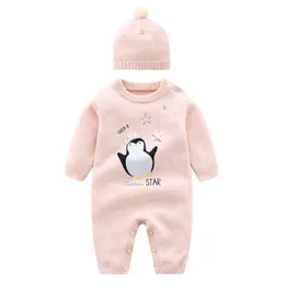 Nya vinter nyfödda flickor kläder långärmad tecknad pingvin rosa ull stickad tröja baby pojke tjej romper och hatt set g220521