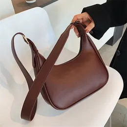 Hocodo mode axel casual crossbody påsar för kvinnor pu läder fast färg enkla handväskor väska 220630