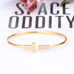 Doppia T Bracciale Coppia in acciaio al titanio Bracciale popolare europeo e americano femminile Bracciale a T Bracciale in acciaio inossidabile Oro rosa Marea rossa netta