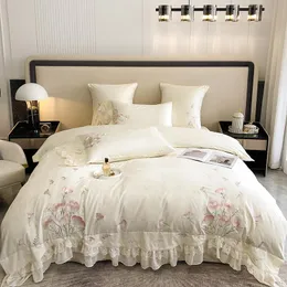 Zestawy pościeli romantyczne francuskie księżniczki Zestaw 140S Egipskie bawełniane kwiaty róży haftowe koronkowe falbany kołdra pokrywa łóżko poduszki poduszki
