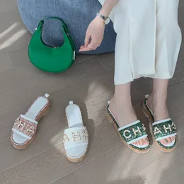 Kanał Chanei Brand 2023 buty chanelity Nowy lato najwyższej jakości Slipper łańcuch mody Flat Heel Ladies marka luksusowe slajdy na zewnątrz plażowe buty sandałowe