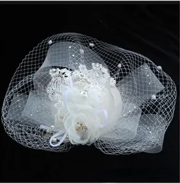 Headpieces Fashion Beige Wedding Bridal Hats for Ladies spets fascinator täckmask pärlor blommor stageheadpieces