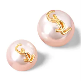 Diseñador de mujer Stud Pendiente Letras Pendientes de perlas Madre de perla Diamante Oro Pin Joyería de moda de alta calidad con caja de regalo