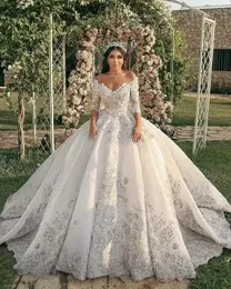 2023 Luxury Ball Gown Wedding Dresses Sexig V Neck Long Seces Lace Flower Appliciques Sequins Pärlade golvlängd Ruffles Custom MA288Z