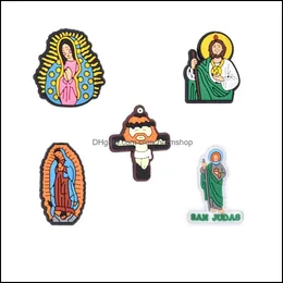 Parti di scarpe Accessori Scarpe Decorazione religiosa Fibbia per coccodrilli Charms Pvc Clog Pin Bottoni Charm Drop Consegna Stile inviato a caso