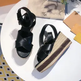 디자이너 샌들 우현 웨지 샌들 여성 Espadrilles 고급 가죽 하이힐이있는 조절 가능한 버클 웨딩 드레스 여름 슬라이드 레이디 신발과 상자 No374