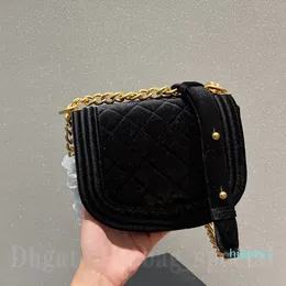 2022 Womens axelväska modedesigner messenger väska sadel handväska kan vara bärbar avancerad lyxig damstil enkel och mångsidig 19 cm x 14 cm