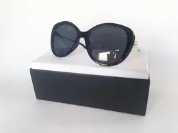 Mode Pearl Designer Solglasögon Högkvalitativa varumärken Sun Glasses Cat's Eye Metal Frame Women Eyewear 18 Color