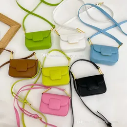 Crianças Bolsas de princesa 2022 Linda garota Candy Sexy One ombro Saco quadrado para crianças Cores sólidas Meninas de corpo transversal F1372