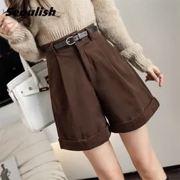 Seoulish Corduroy Women's Cargo Shorts med Belted Autumn Winter High midja breda ben Shorts Vintage Kvinnliga byxor 220527