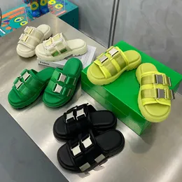 Sandali FLASH pantofole piatte con fondo spesso nero popolare stile caldo vento alla moda fa cadere le persone nel comfort del tessuto cerato sandalo alto di alta qualità