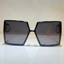 MONTAIGNE SU 086 Sunglasses For Women and Men Summer style Anti-Ultraviolet Retro Plate Square Full frame black gold Gradient grey lens fashion Eyeglasses Random Box