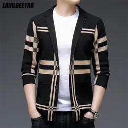 Top Quality Designer Luxury Brand Casual Fashion Plaid Slim Fit Mens Knitted Blazer Suite Jacket Elegant Mens Clothing 220514
