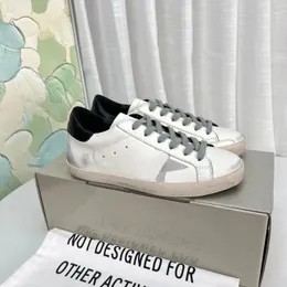 Män skor designer sneakers super stjärna Italien varumärke kvinnor sko gör gamla smutsiga sneaker paljetter klassisk vit tiggare tränare