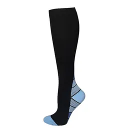 Спортивные носки, работающие с компрессией для мужчин.