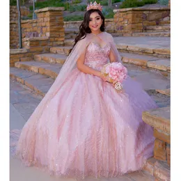 Rose Pink Daffodil Crystal Sweetheart Quinceanera Sukienki z Cape Cloak Błyszcząc koronkowy gorset